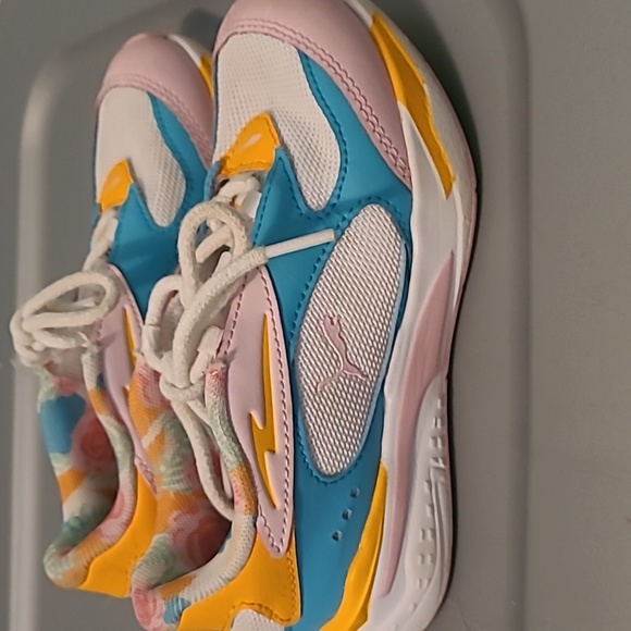 Pumas - Picture 3 of 5